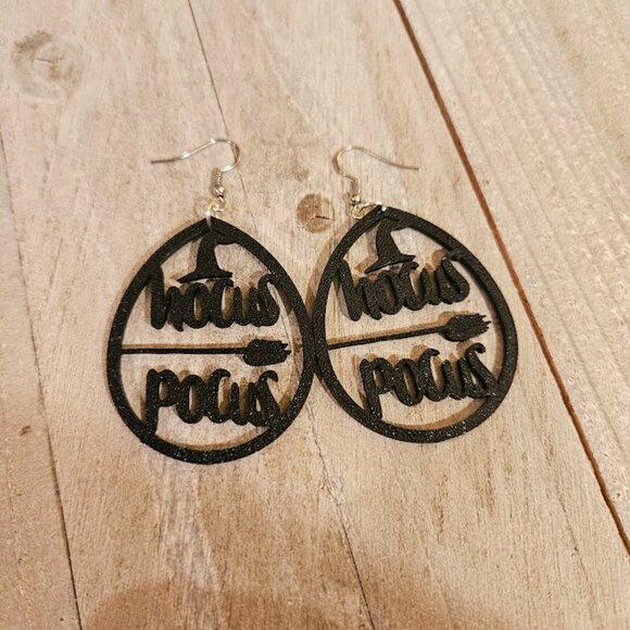 Hocus Pocus Black Earrings - Picture 3 of 3